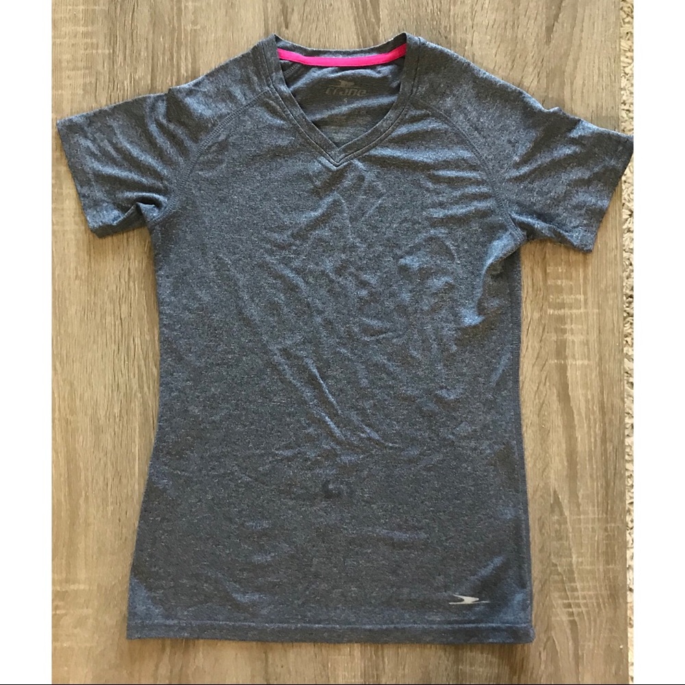 Women’s athletic top